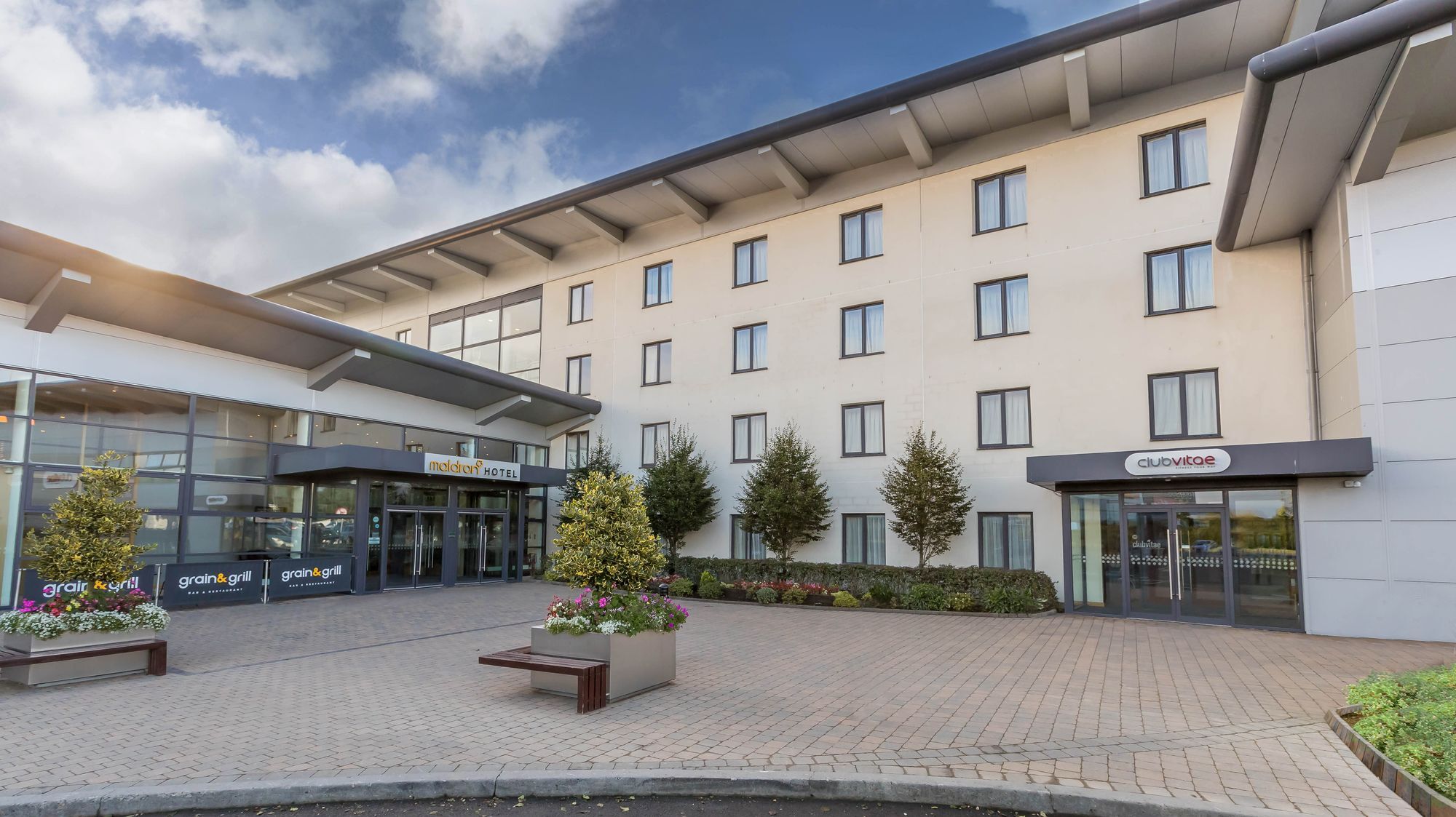 Maldron Hotel Portlaoise Exterior foto